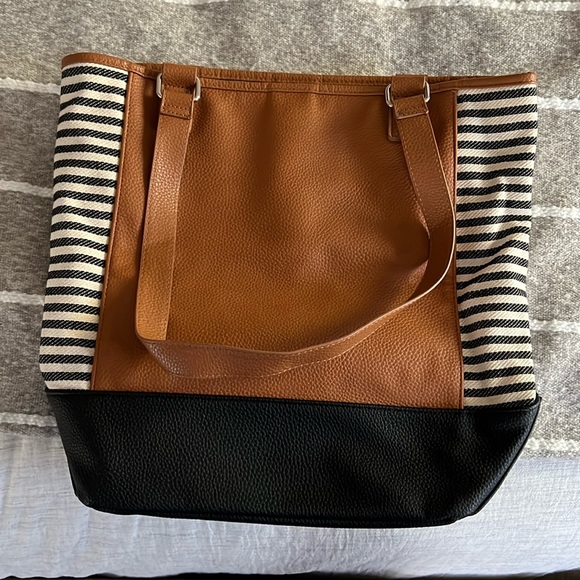 thirty-one Handbags - Thirty-One Colorblock Tote